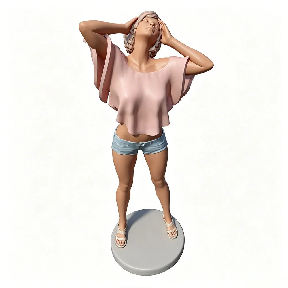 1/24 Casual Pin-up in Shorts and Flip-Flops, Resin Model Figure Kit, Unassembled and Unpainted