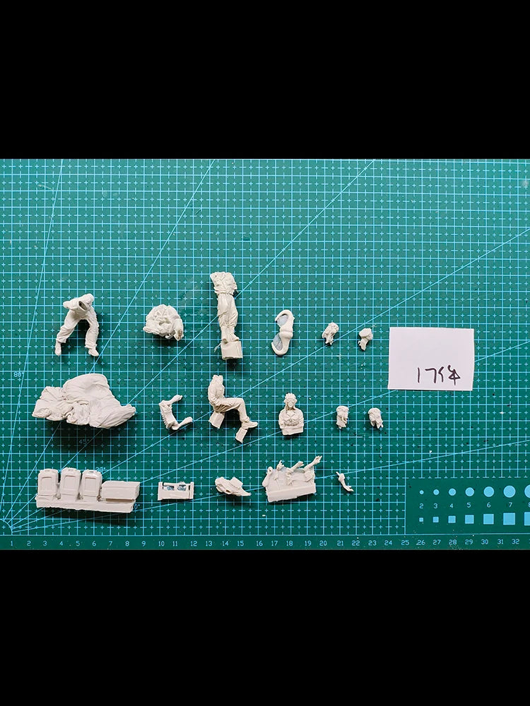 1/35 WWII African Tank Crew, 4 Figures, Resin Model Figure Kit, Unassembled and Unpainted