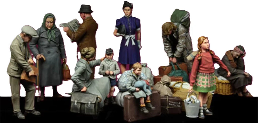 1/35 WWII Evacuees with Children and Luggage, 10 Figures, Resin Model Figure Kit, Unassembled and Unpainted