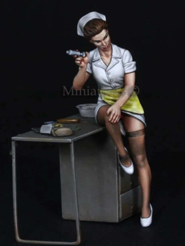 1/35 Modern Nurse, Resin Model Figure Kit, Unassembled and Unpainted