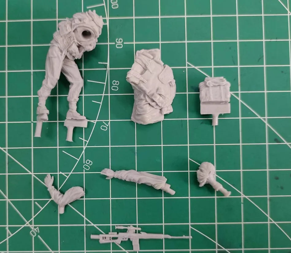 1/35 Modern Russian Sniper, Resin Model Figure Kit, Unassembled and Unpainted