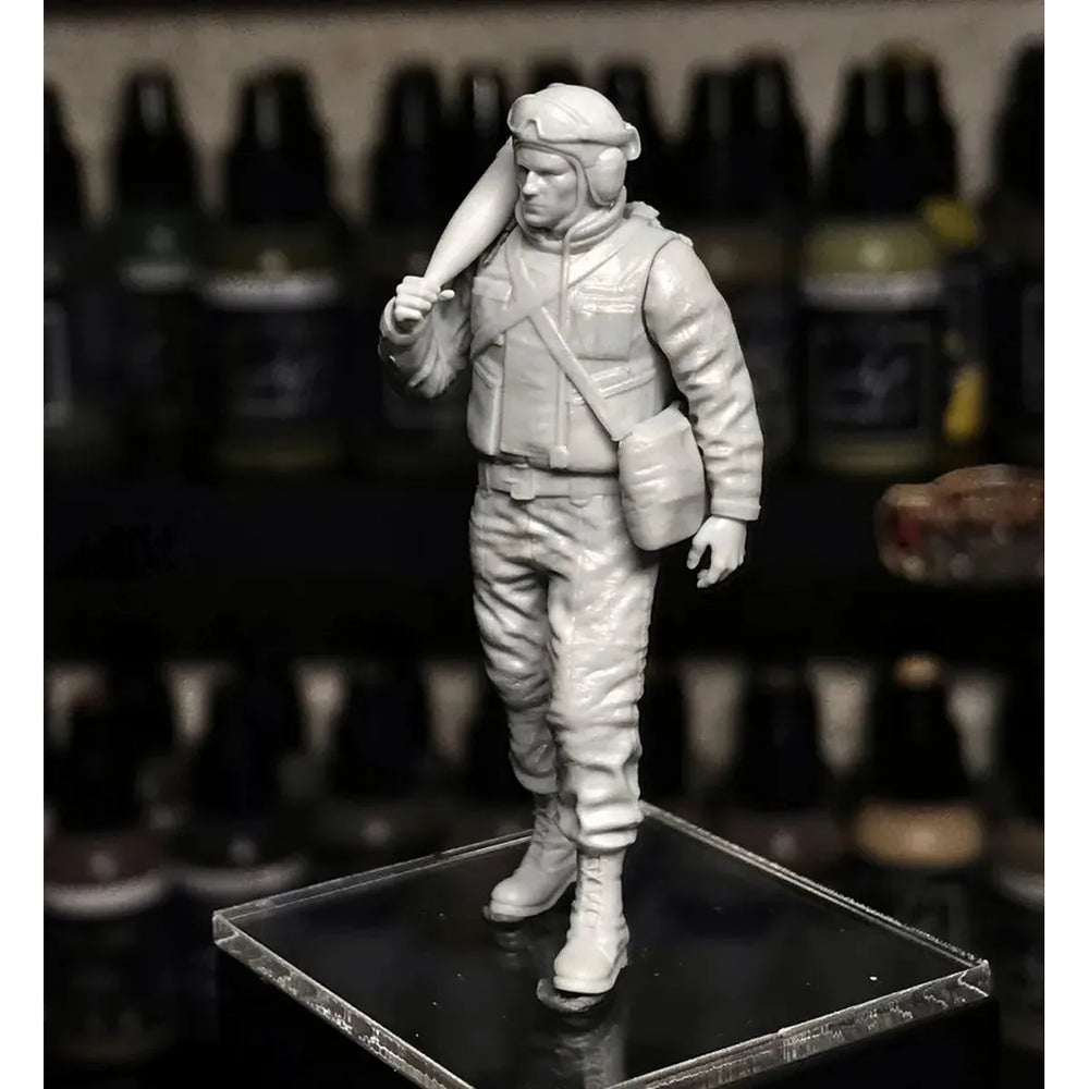 1/35 Modern Russian Gunner in 6B15 Cowboy Uniform, Resin Model Figure Kit, Unassembled and Unpainted