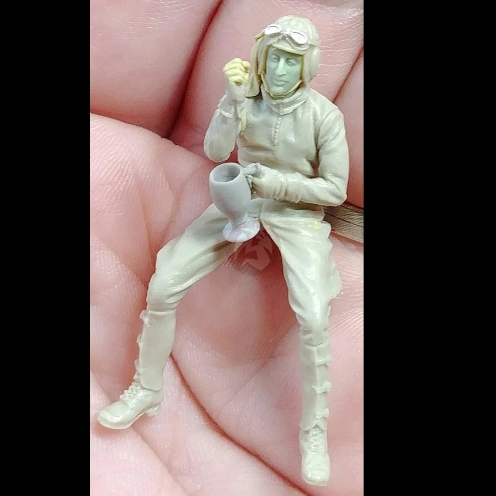 1/35 WWII Seated Pilot, Resin Model Figure Kit, Unassembled and Unpainted