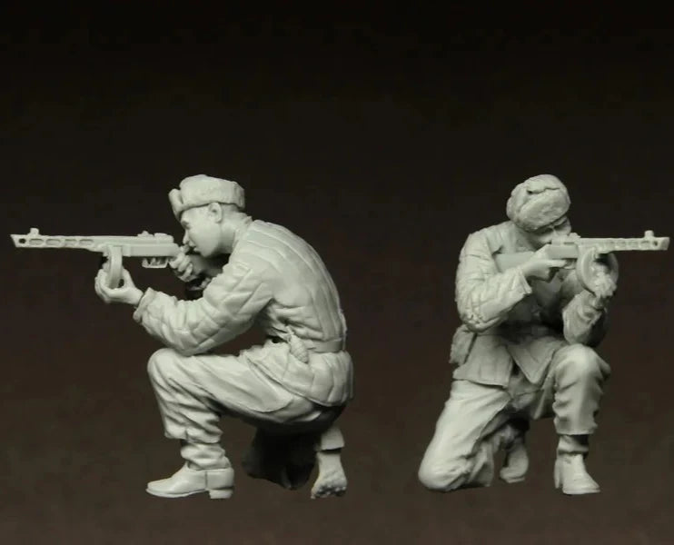 1/35 WWII Soviet Infantry Kneeling with Rifle, Resin Model Figure Kit, Unassembled and Unpainted