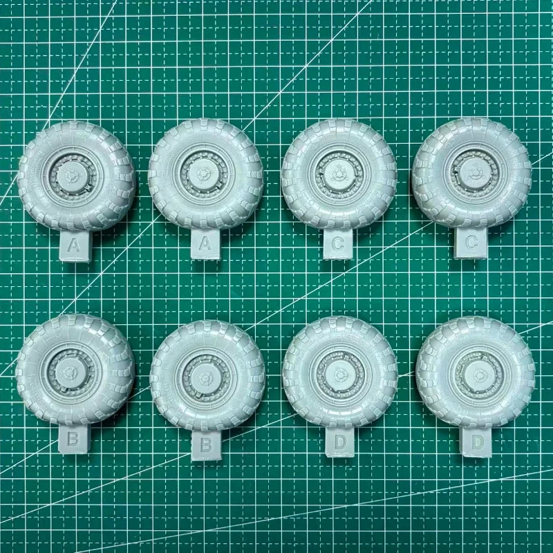 1/35 Cold War Soviet Scud B Missile Launcher, Resin Model Vehicle Kit, Unassembled and Unpainted