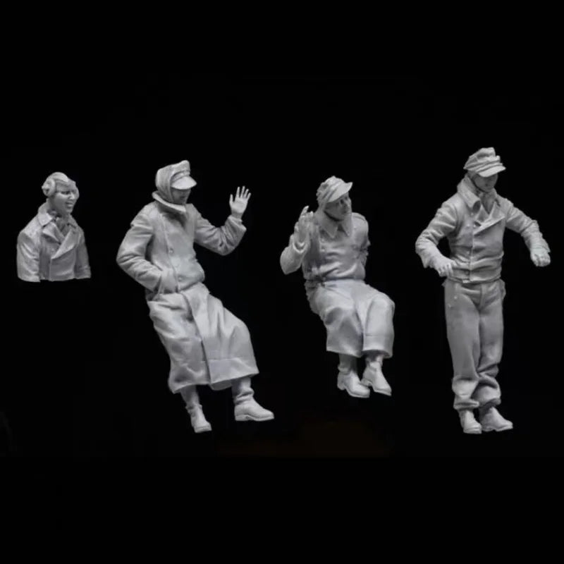 1/35 WWII Soviet Officers in Mixed Uniforms, 4 Figures, Resin Model Figure Kit, Unassembled and Unpainted