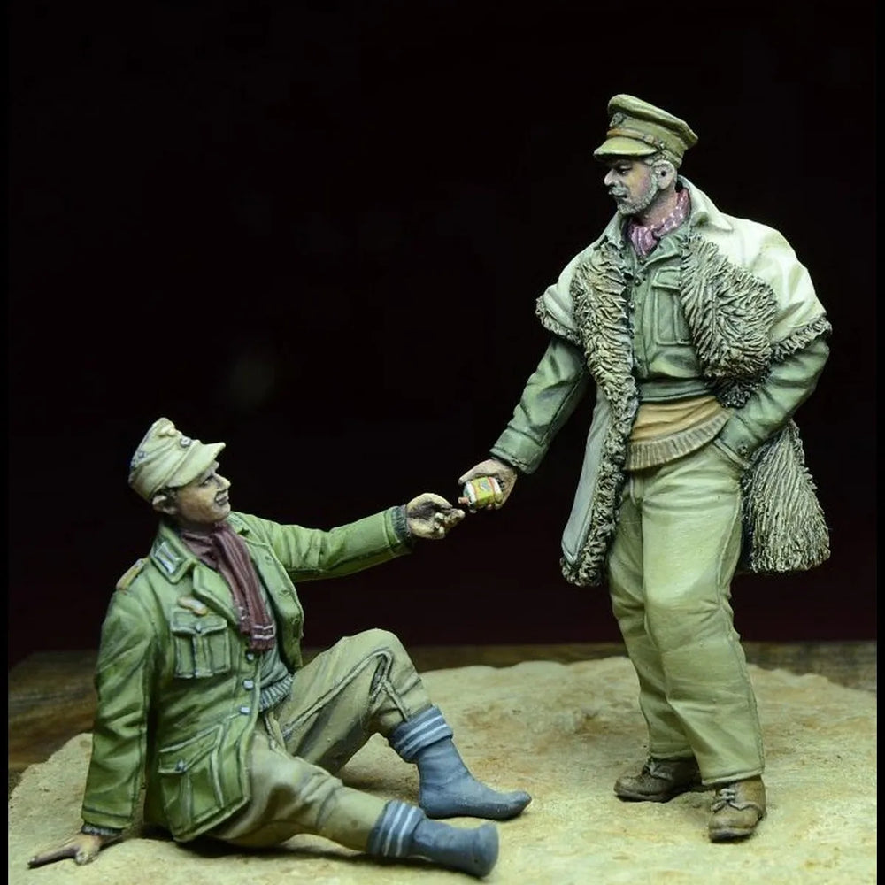 1/35 WWII Afrika Korps Surrender, 2 Figures, Resin Model Figure Kit, Unassembled and Unpainted