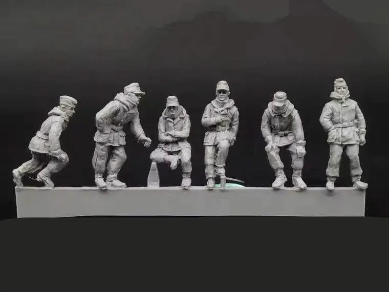 1/72 Modern Winter Combat Tank Crew, 6 Figures, Resin Model Figure Kit, Unassembled and Unpainted