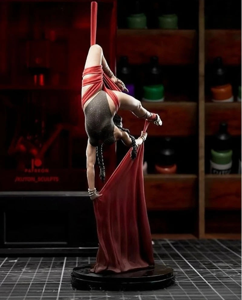 1/24 Modern Aerial Silk Acrobat, Resin Model Figure Kit, Unassembled and Unpainted