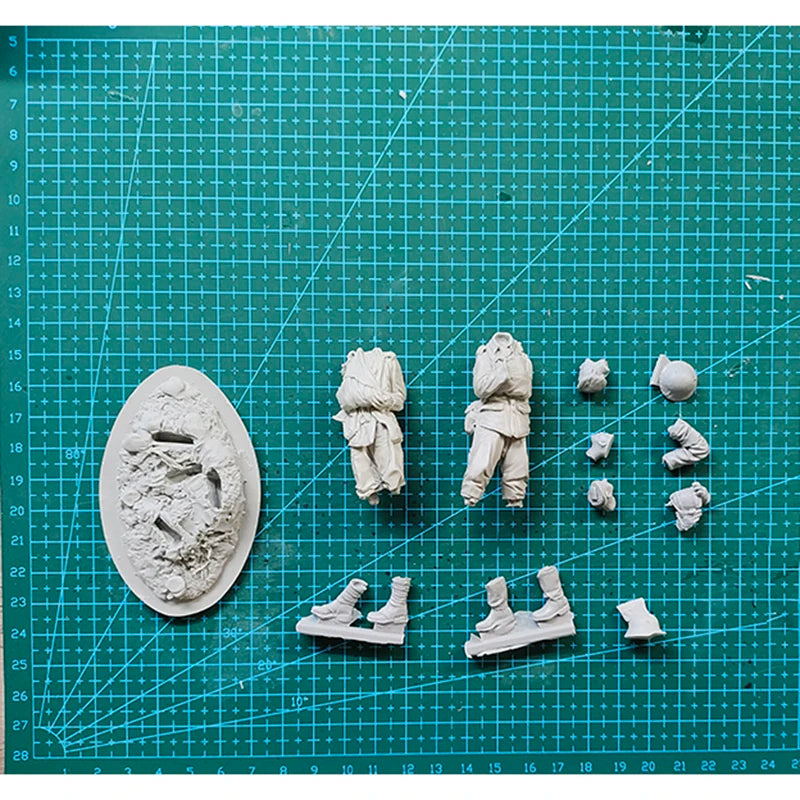 1/24 WWI British Soldier Supporting Wounded Comrade, Resin Model Figure Kit, Unassembled and Unpainted