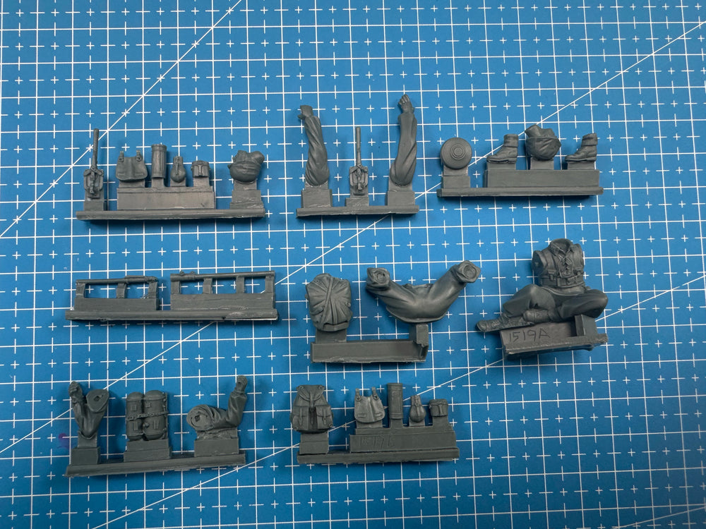 1/35 WWII Combat Soldiers, 4 Figures, Resin Model Figure Kit, Unassembled and Unpainted
