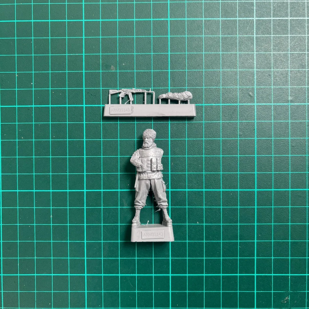 1/35 Modern Donbas Militia Soldier, Resin Model Figure Kit, Unassembled and Unpainted