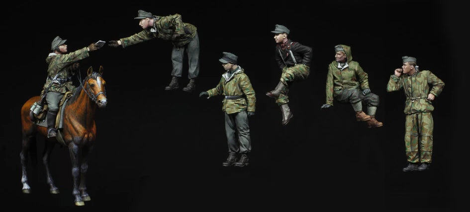 1/35 WWII German Infantry with Mounted Cavalry Officer, 10 Figures, Resin Model Figure Kit, Unassembled and Unpainted