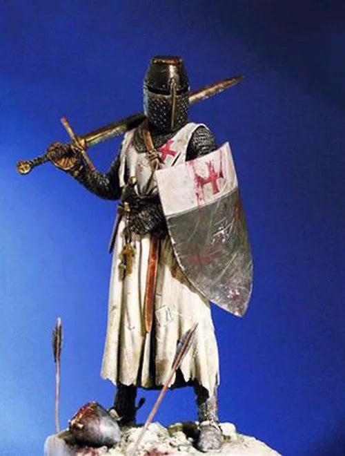 1/18 Medieval Crusader Knight with Red Cross Tabard and Sword, Resin Model Figure Kit, Unassembled and Unpainted