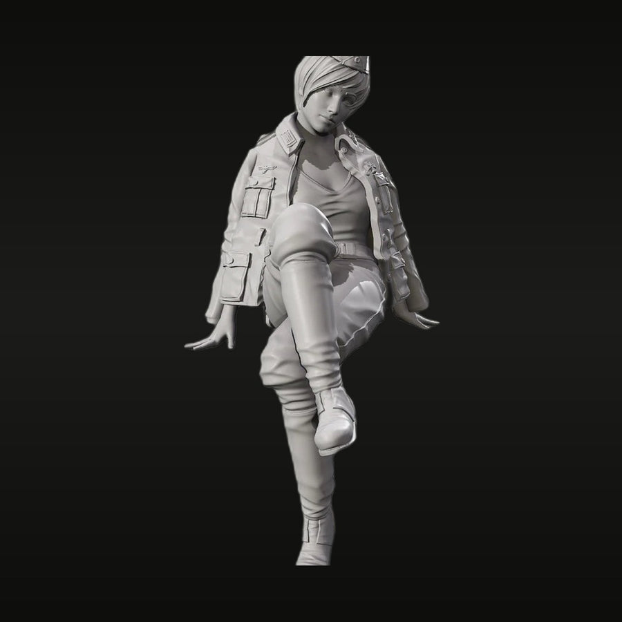 WWII German Luftwaffe Female Figure 1/35 Resin Kit - unpainted resin model kit