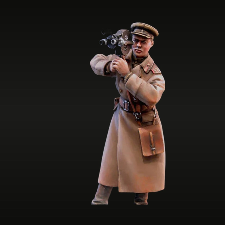 Soviet Military Cameraman 1943-45 1/35 Resin Figure Kit - unpainted resin model kit