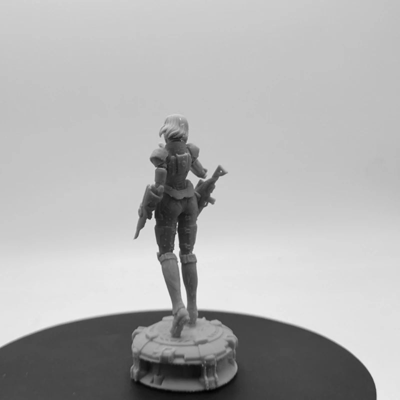 Mass Effect Game Female Character 1/24 Ratio Vertical Height 90Mm Female Commander Shepard Unassembled Unpainted Toys