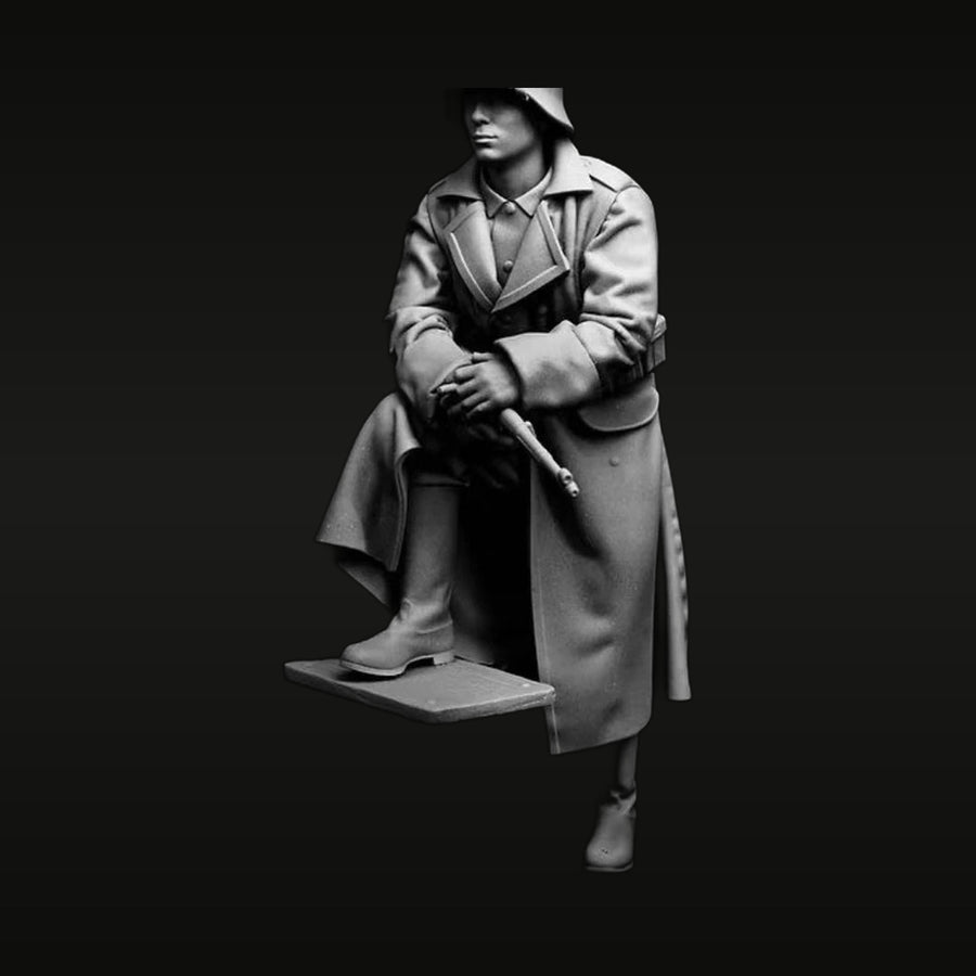 WWII German Wehrmacht Soldier in Overcoat Seated 1/16 Resin Bust Kit - unpainted resin model kit