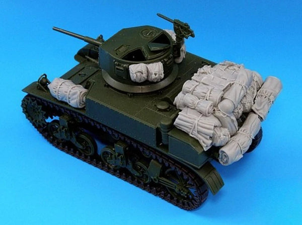 WWII US M3A1 Stuart Tank with Stowage 1/35 Resin Vehicle Kit