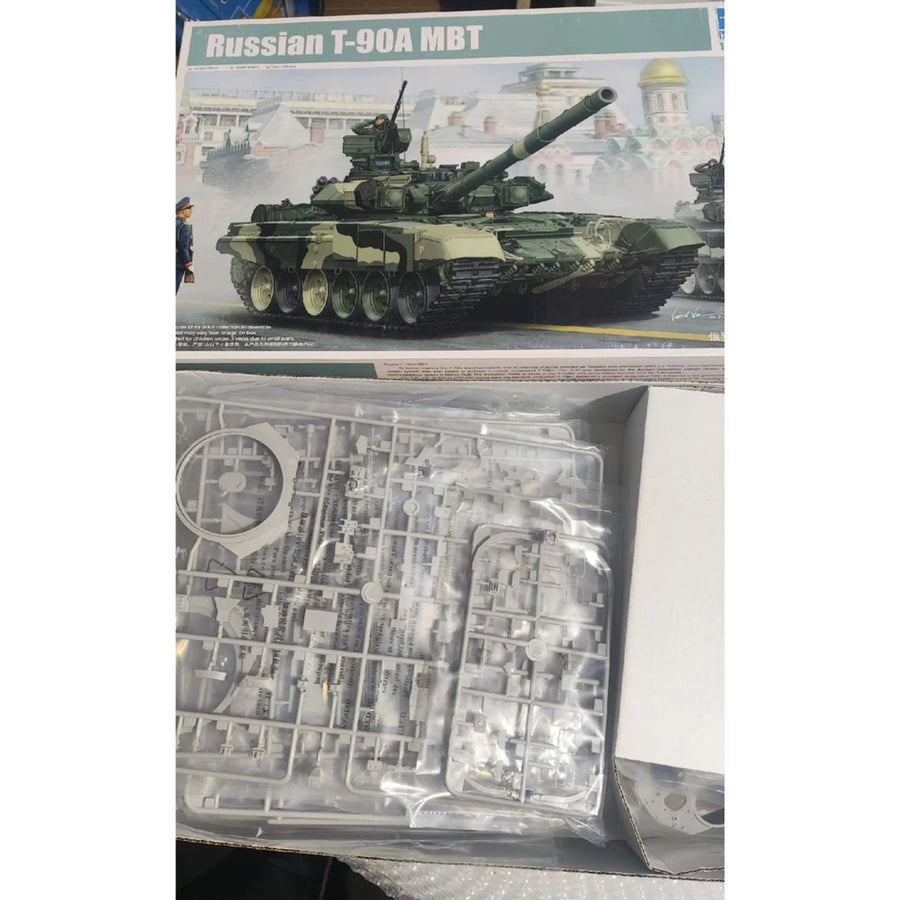 Trumpeter 05562 1:35 Russian T90 T-90A Main Battle Tank MBT Plastic Model Kit