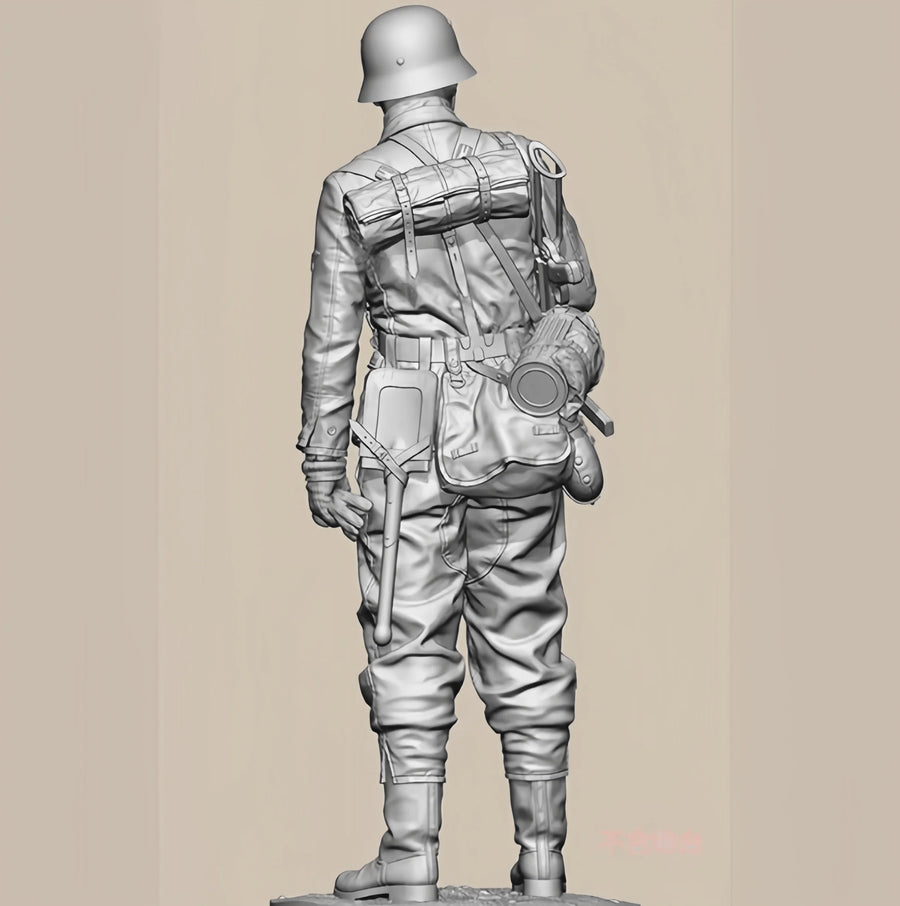 WWII US Soldier with Rifle & Pistol 1/16 Resin Figure Kit - resin model view 3