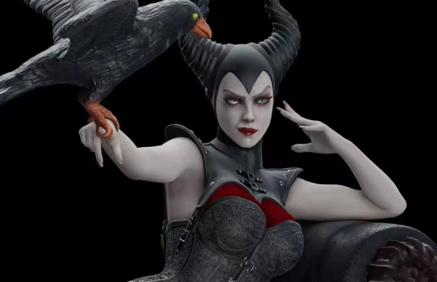 Fantasy Maleficent Dark Sorceress with Horned Headdress 1/24 Resin Bust Kit - resin model view 4