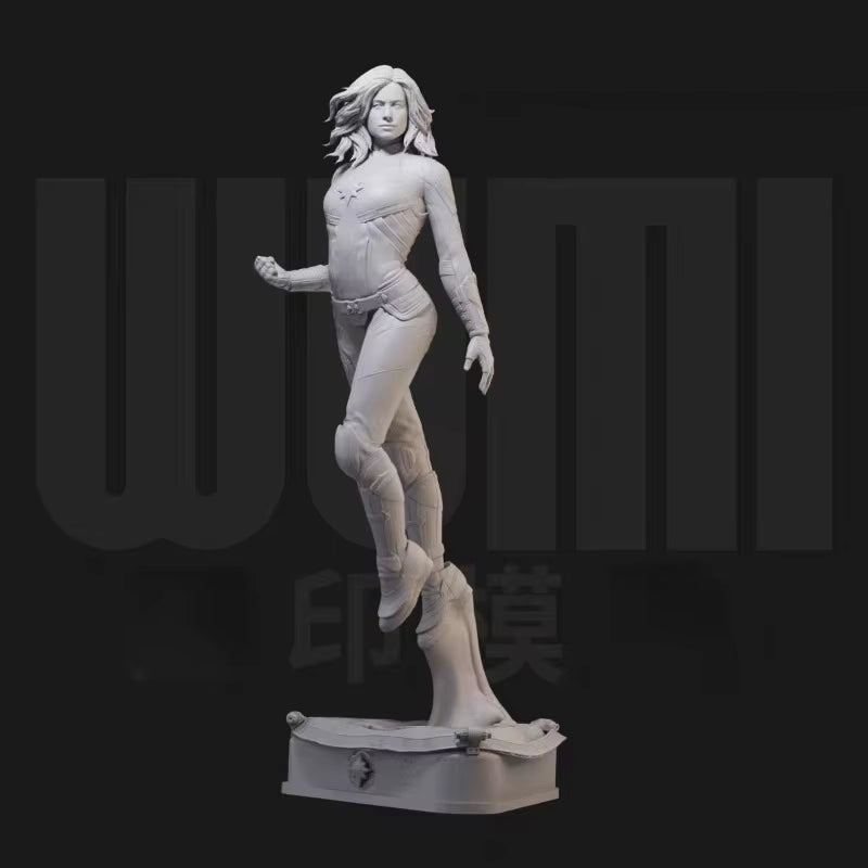 Sci-Fi Female Pilot with Futuristic Helmet 1/24 Resin Figure Kit - resin model view 2