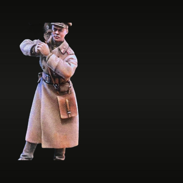 Soviet War Photographer with Camera 1943-45 1/35 Resin Figure Kit