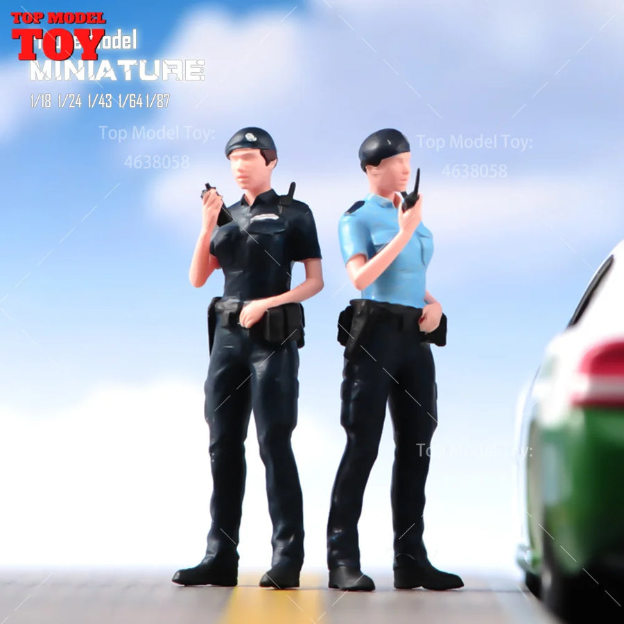Painted Miniatures 1/64 1/87 1/43 1/18 Hong Kong Female Police Hold Intercom Scene Figure Accessory Unpainted Model for Decorate