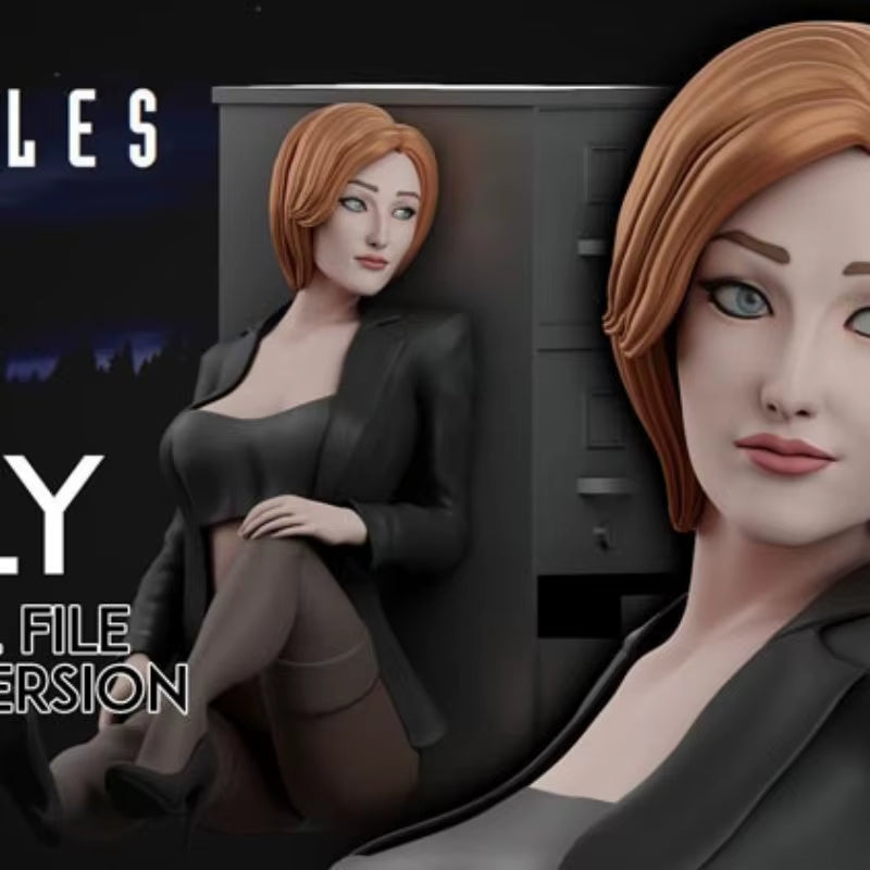 Bank Teller Female Figure 1/24 Scale Resin Model Kit - resin model view 2