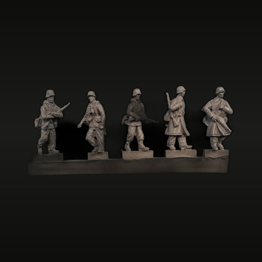 WWII German Infantry Team 5-Figure Set 1/72 Resin Kit - unpainted resin model kit