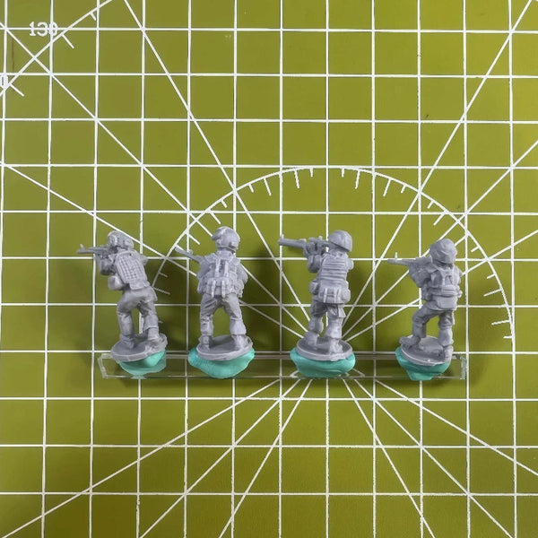 Modern US Special Forces Operators 4-Figure Set 1/72 Resin Kit