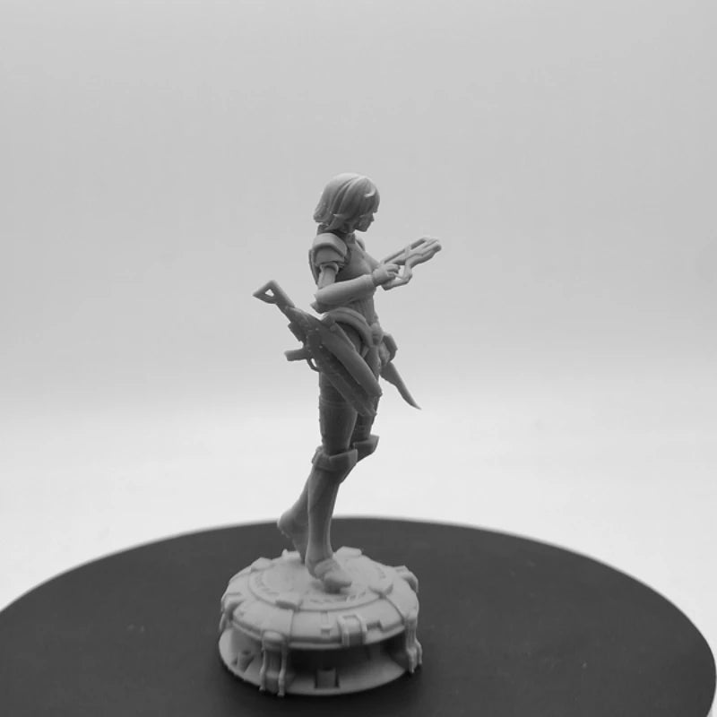 Commander Shepard Female Sci-Fi Soldier with Rifle 1/24 Resin Figure Kit - resin model view 3