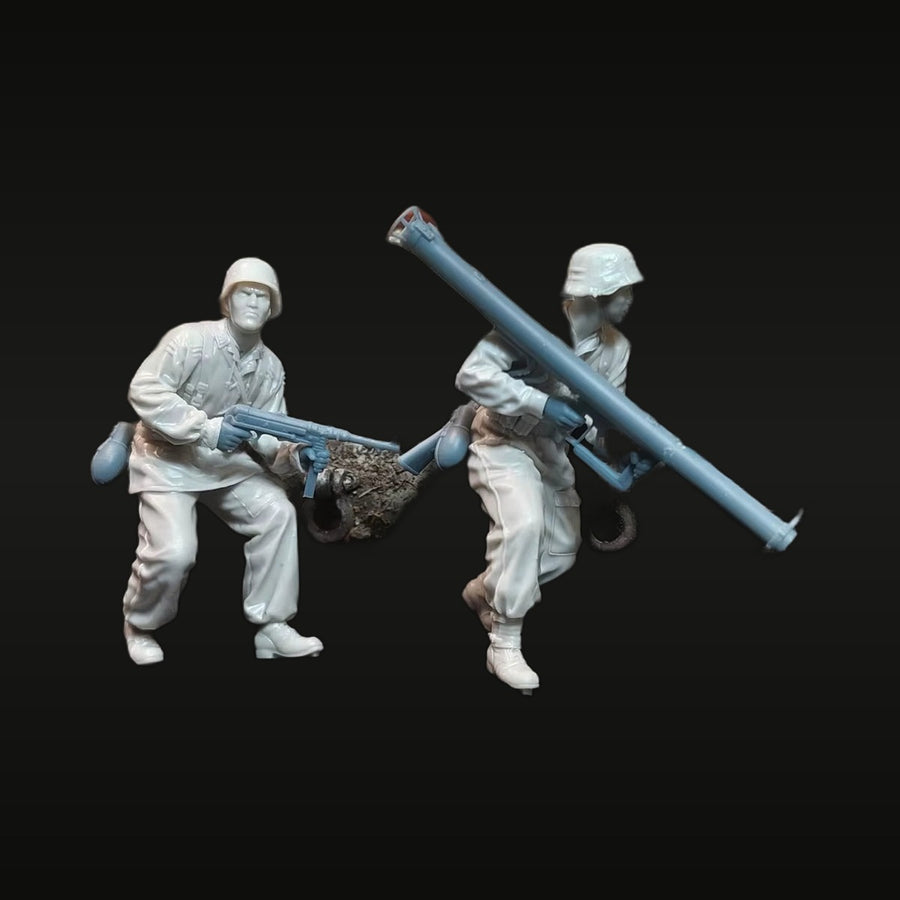 WWII US Soldier Panzerfaust Anti-Tank Team Winter 1/35 Figure Set - unpainted resin model kit