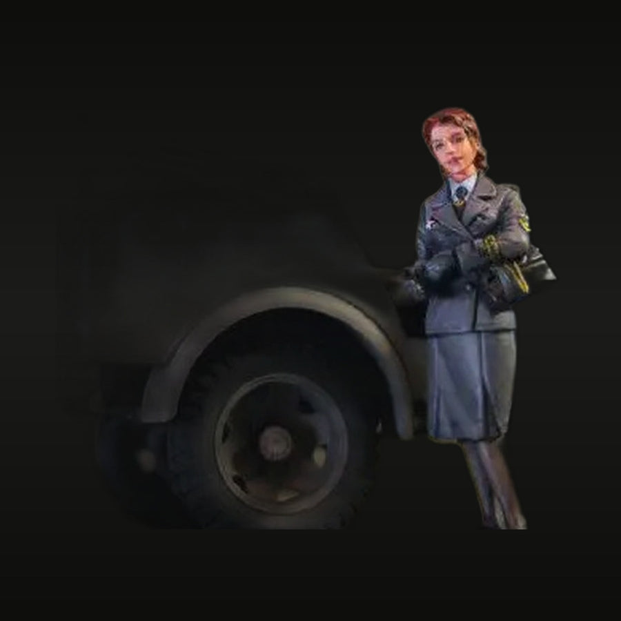 WWII Allied Female Officer Standing with Arms Crossed 1/35 Resin Figure - unpainted resin model kit