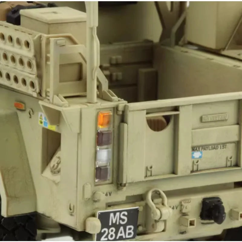 Model VS-009 1/35 British Army Husky Tsv(Tactical Support Vehicle) Superwar Assembly Model Kit
