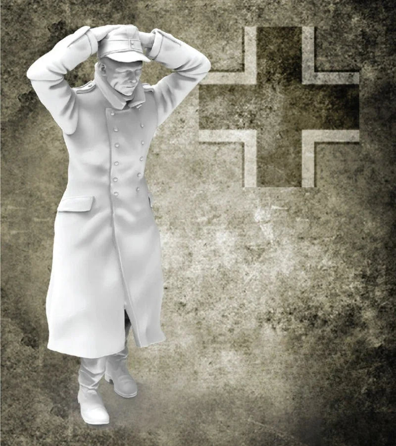 1/35 Scale Diecast Resin Figure Model Kit WWII German Prisoner Need to Be Assembled and Colored by Themselves