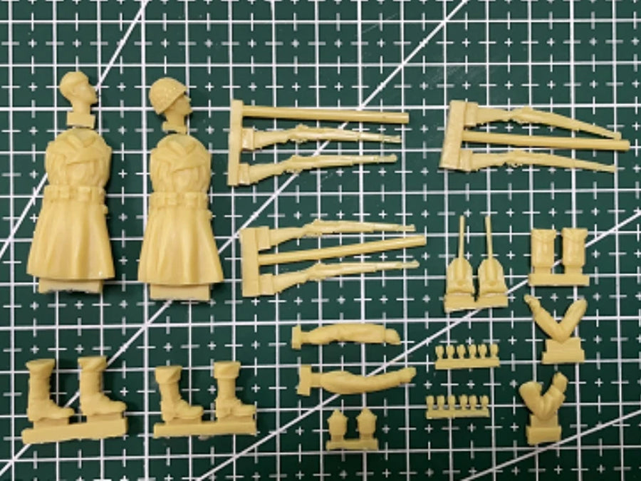 1/35 Scale Diecast Resin Figure Model Kit WWII US Infantry in Overcoats 2 Figures Unassembled Unpainted