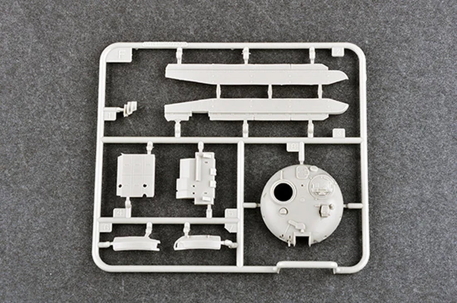 Trumpeter 07148 1/72 Scale Russian T62 T-62 BDD Medium Tank Mod1984 Assembly Plastic Military Toy Handicraft Model Building Kit