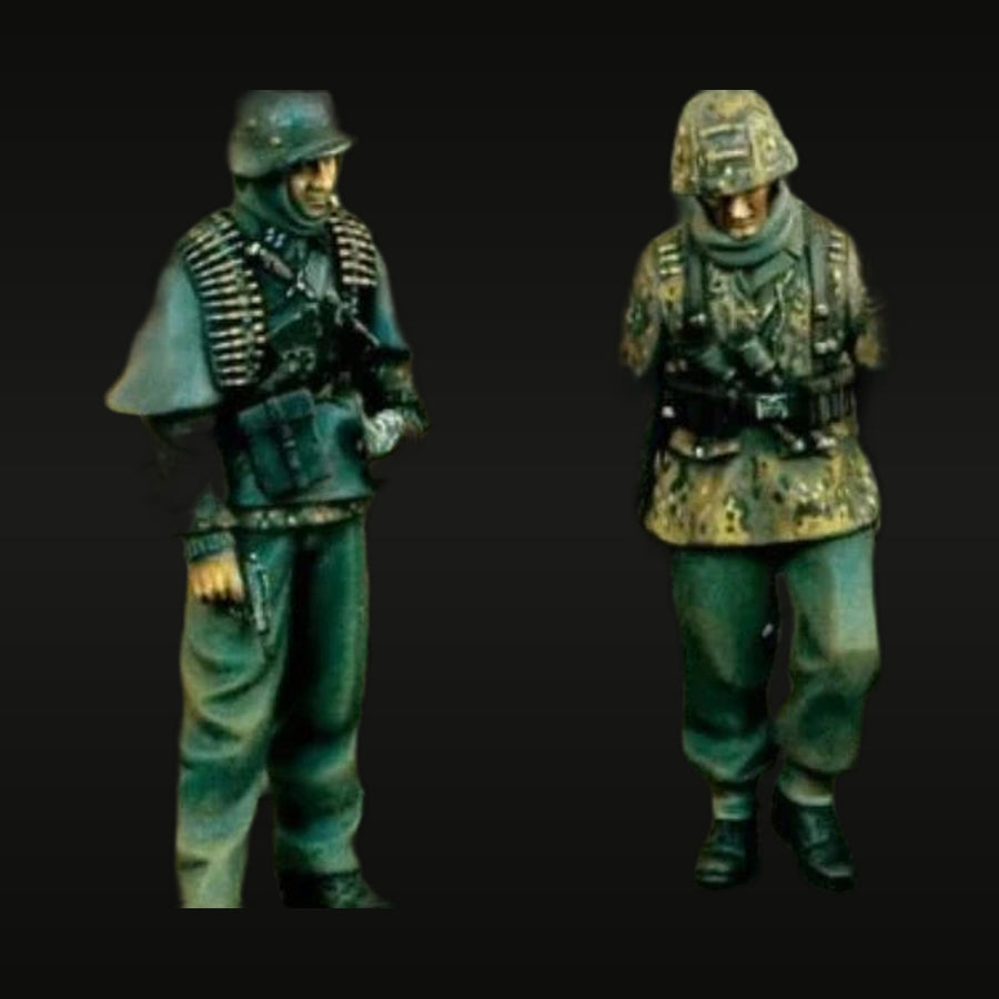WWII German Grenadier Squad Member with Cape 1/35 Resin Figure Kit - unpainted resin model kit
