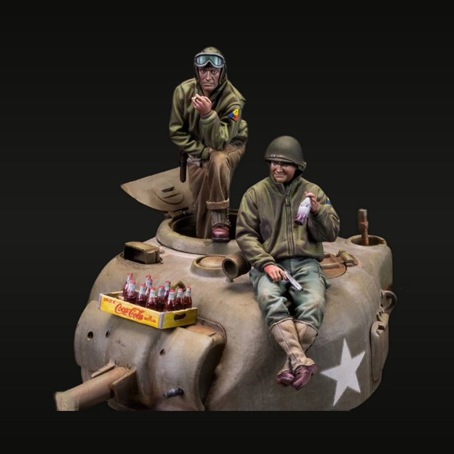 WWII US Tank Crew Diorama with M4 Sherman Turret 1/35 Resin Kit - unpainted resin model kit