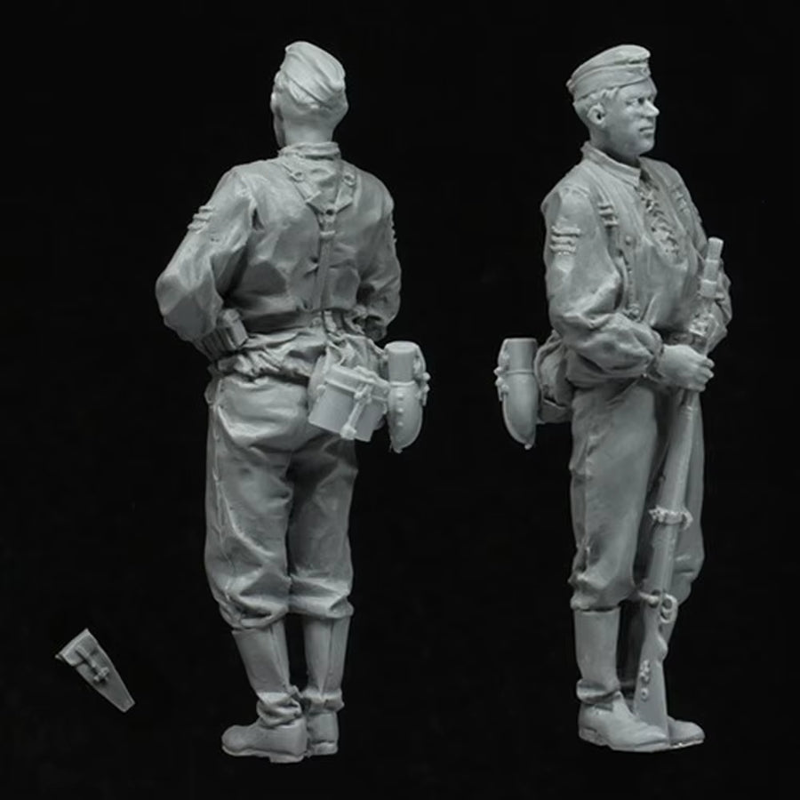 WWII German Panzergrenadier Splinter Camo MP40 1/35 Resin Figure Kit - resin model view 3