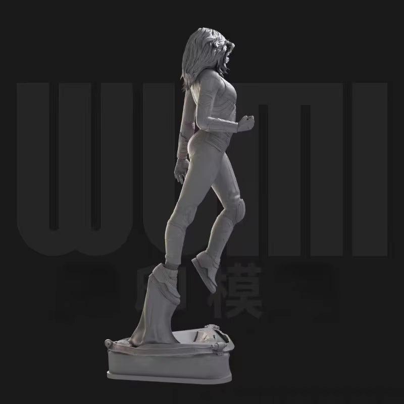 Sci-Fi Female Pilot with Futuristic Helmet 1/24 Resin Figure Kit - resin model view 3
