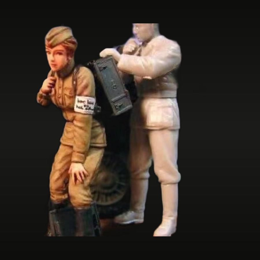 WWII Soviet Radio Operator 2-Figure Set 1/35 Scale Resin Kit - unpainted resin model kit