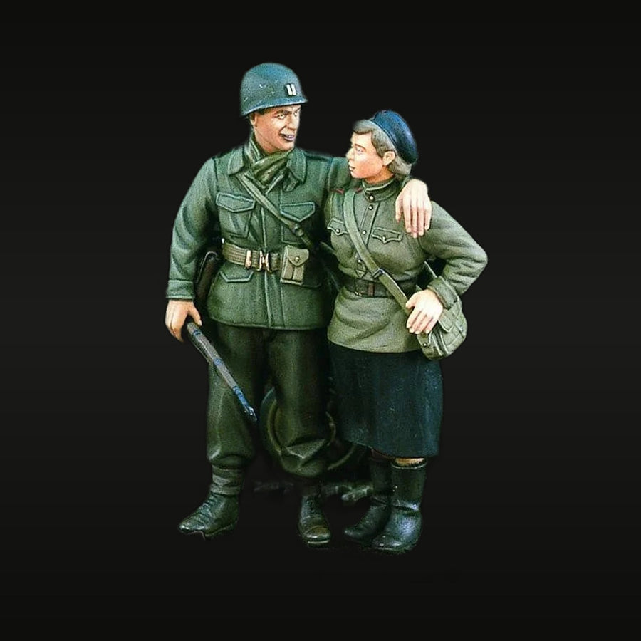WWII Soviet Infantry Soldier and Female Support 1/35 Resin Figure Kit - unpainted resin model kit