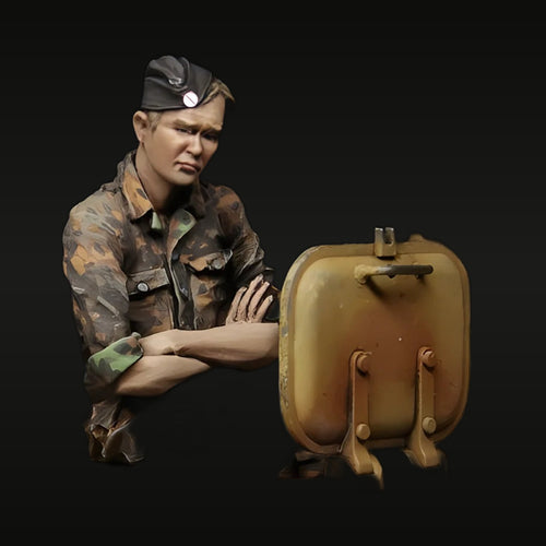 WWII German Panzer Crewman Kursk 1943 1/35 Resin Figure