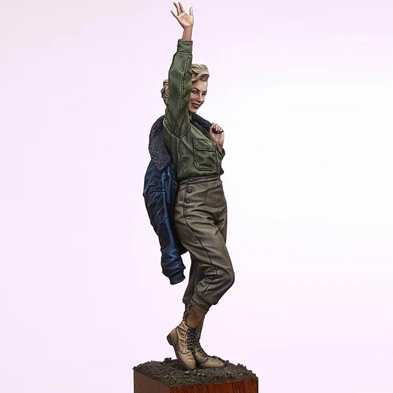 1950s Female Pinup Soldier with Victory Pose 1/16 Resin Figure Kit - resin model view 4