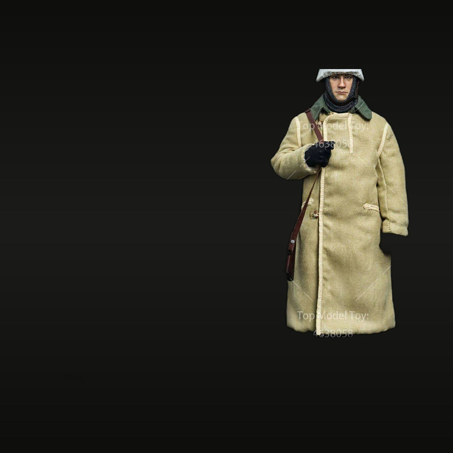 WWII German Soldier Winter Greatcoat with MP40 1/6 Scale Resin Figure - unpainted resin model kit