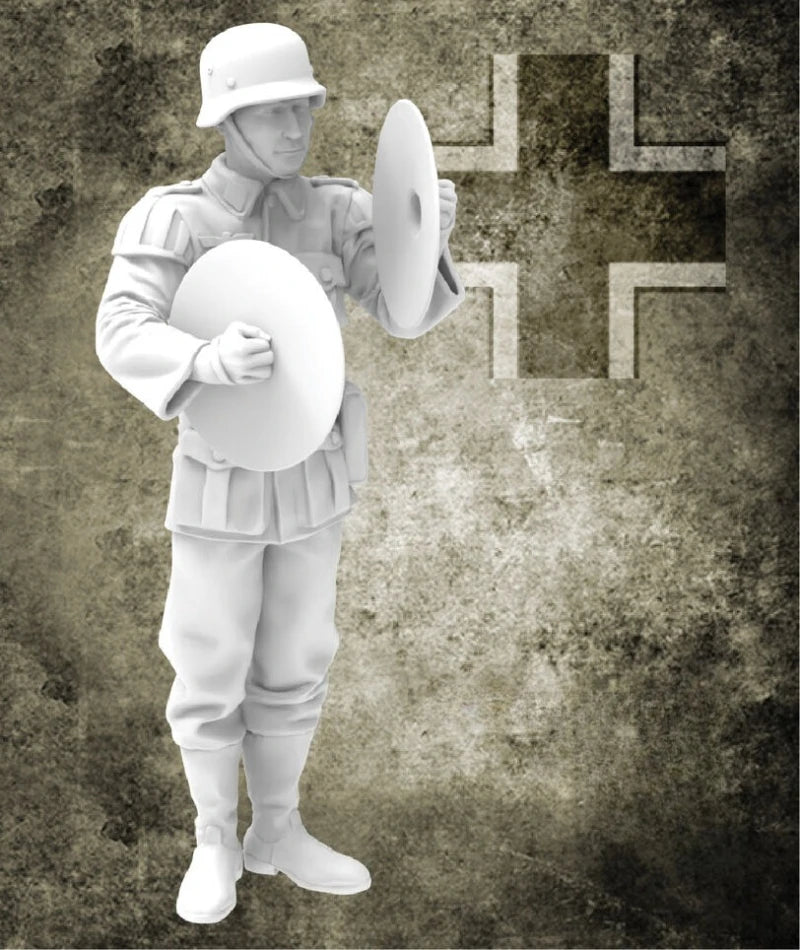 1/35 Scale Die-Cast Resin Figure Model Kit WWII German Band Cymbals Unassembled and Unpainted