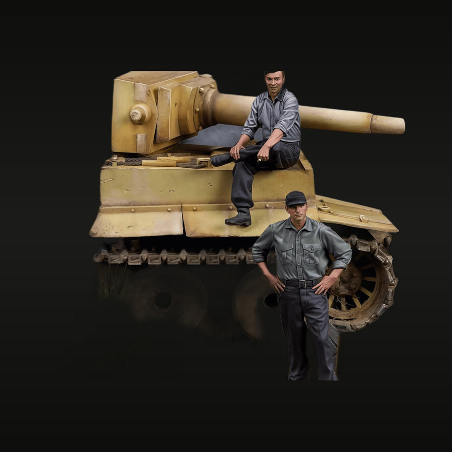 WWII German Tank Crew Set (2 Figures) 1/35 Resin Kit - unpainted resin model kit